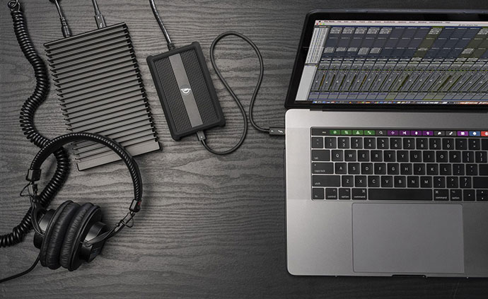 owc thunderbolt 4 10g ethernet adapter desk top